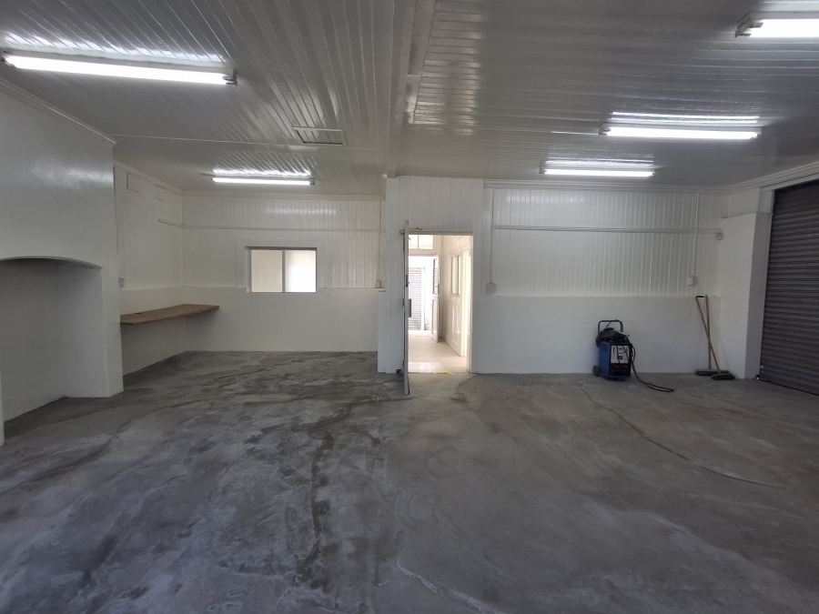 To Let Commercial Property for Rent in West Bank Eastern Cape